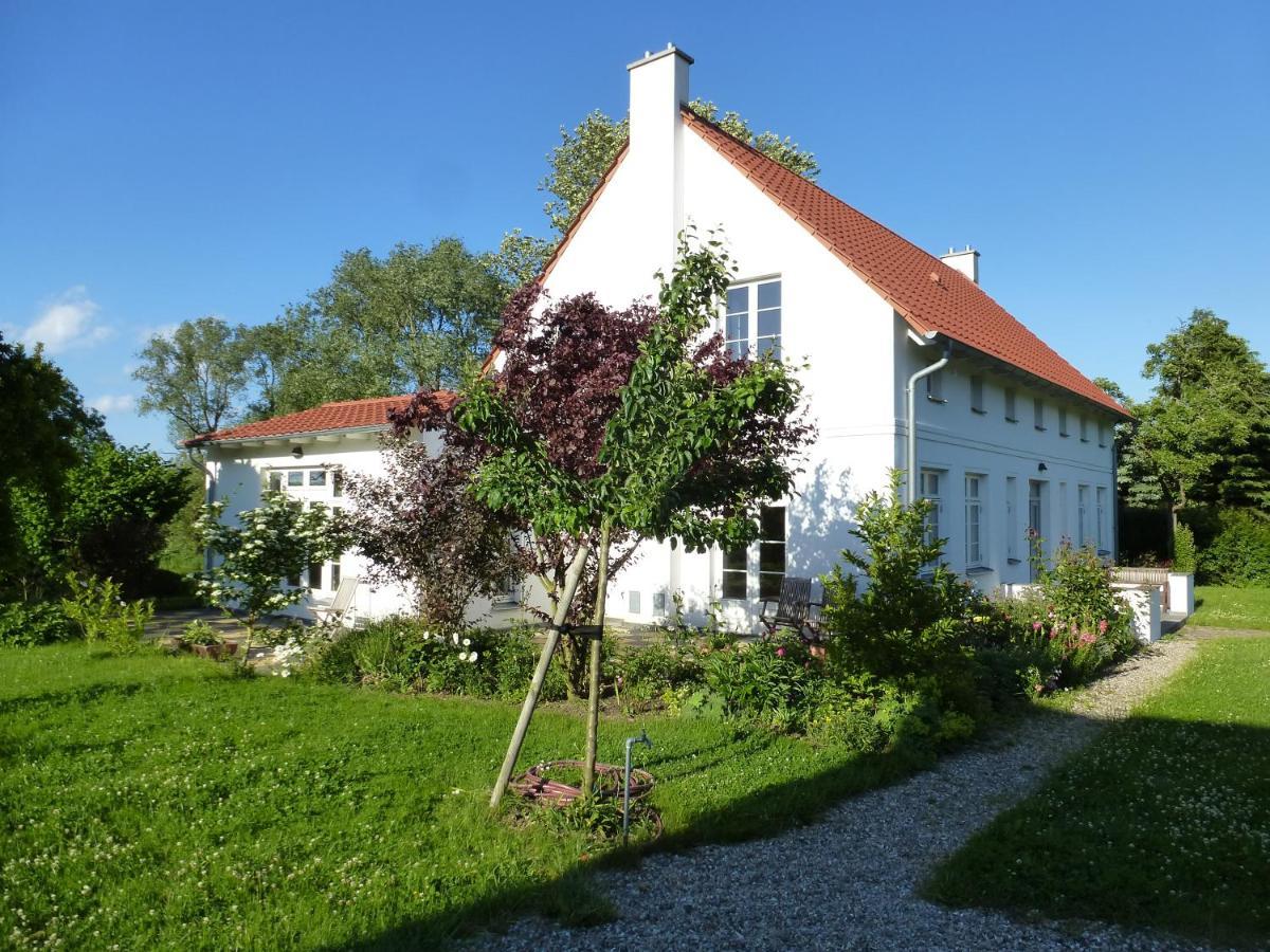 Traumhaftes Luxus-Ferienhaus Warnkenhagen  外观 照片
