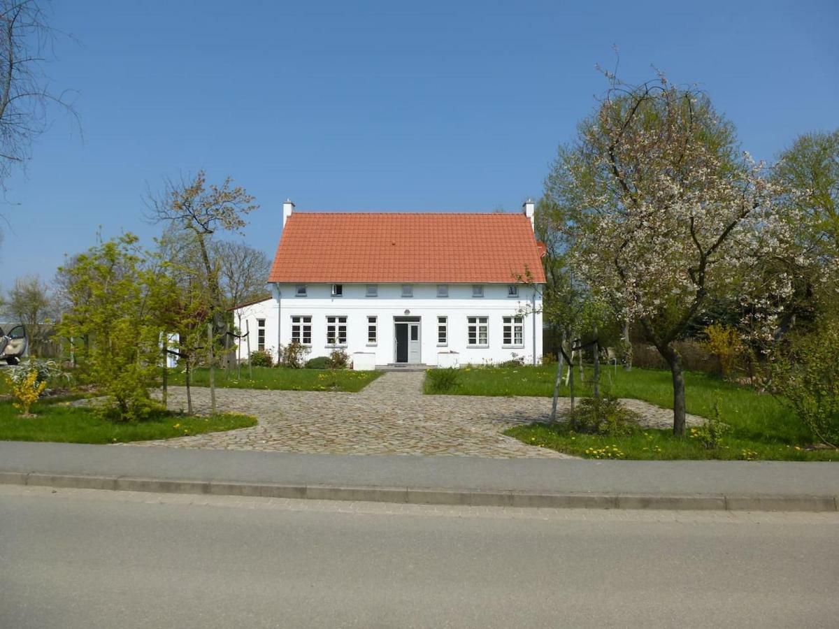 Traumhaftes Luxus-Ferienhaus Warnkenhagen  外观 照片