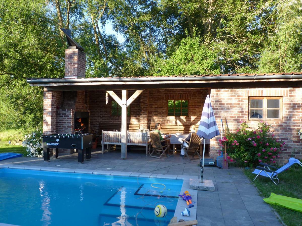 Traumhaftes Luxus-Ferienhaus Warnkenhagen  外观 照片