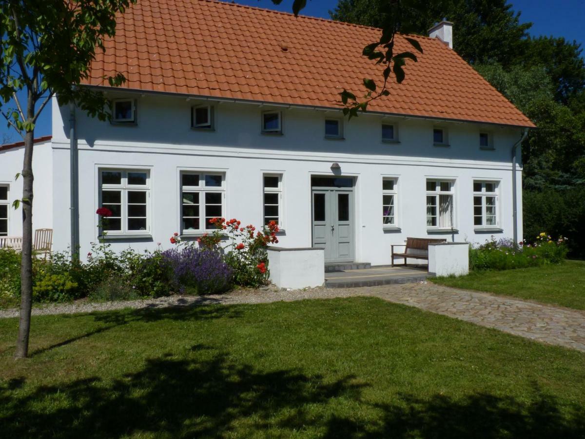 Traumhaftes Luxus-Ferienhaus Warnkenhagen  外观 照片